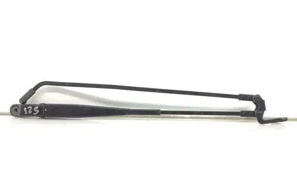 Toyota Aygo AB10 Front wiper blade arm 12787