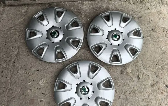 Skoda Yeti (5L) R16 wheel hub/cap/trim 5L0601147