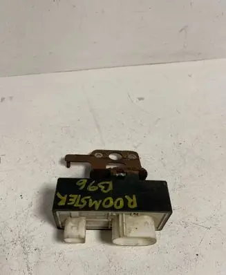 Skoda Roomster (5J) Coolant fan relay 1J0919506M 898967000