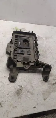 Volkswagen Golf VI Battery tray 1KM915333