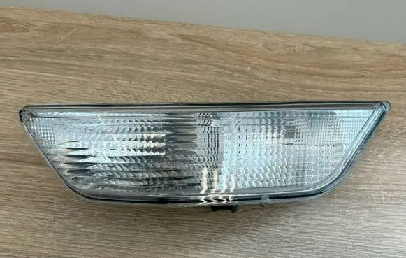 Ford Mustang VI Front indicator light FR3B13200A