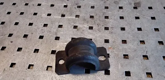 Hyundai Santa Fe Sway bar bush bracket, front 