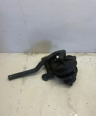 Audi A6 S6 C5 4B Secondary air pump 8D0906613B