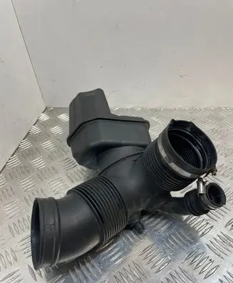 Air intake hose/pipe