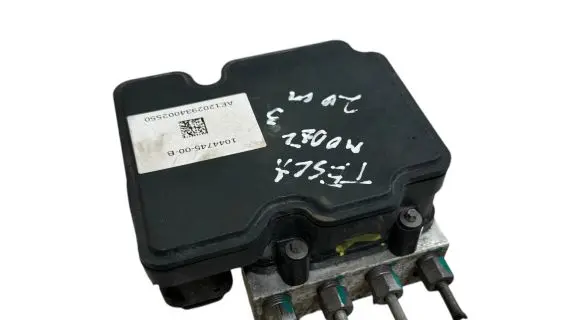 Tesla Model 3 ABS Pump 110354100A 104474500B