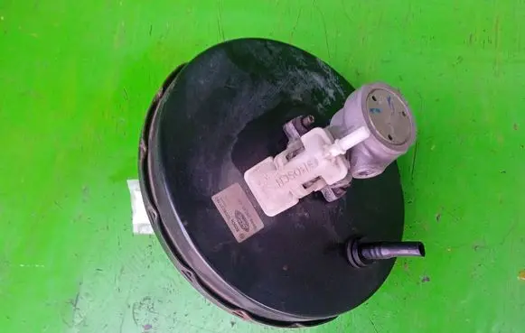 Ford Focus Brake booster