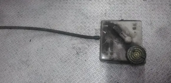 Brake fluid reservoir