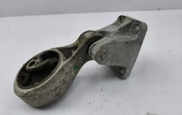 Mini Cooper Countryman R60 Engine mount bracket