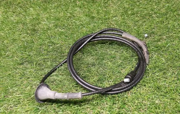 Chevrolet Cruze II Engine bonnet/hood lock release cable 84026393