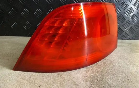 Volkswagen Phaeton Rear/tail lights 333155L