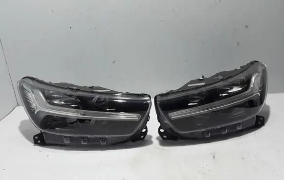 Volvo XC40 Headlight/headlamp