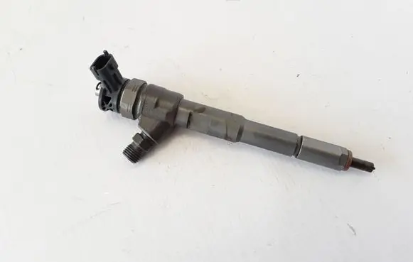 Dacia Sandero Fuel injector 8201453073