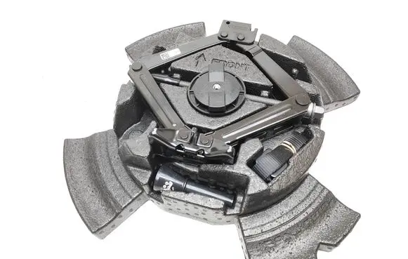 Buick Encore GX I Spare wheel section trim 42481750