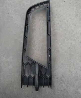 Skoda Octavia Mk3 (5E) Front bumper lower grill 5E0807682