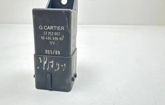 Citroen C4 I Glow plug pre-heat relay 9640469680 51252002