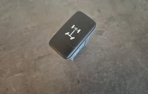 Toyota Hilux (AN10, AN20, AN30) Differential lock switch 