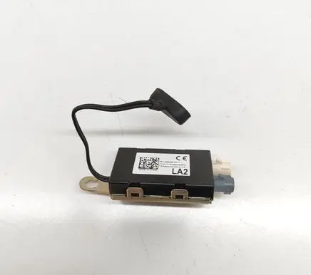 Tesla Model X Aerial antenna amplifier 144894600C