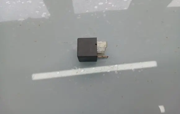 Mercedes-Benz C W205 Other relay A0009822923 120003041