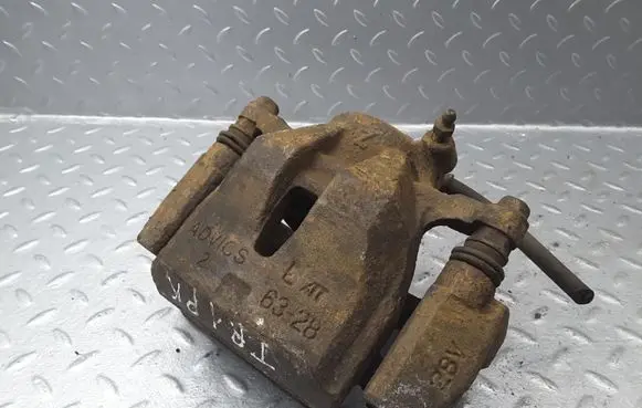 Toyota RAV 4 (XA30) Front brake caliper 4775042090