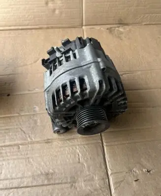 BMW 5 F10 F11 Generator/alternator 8515754 FG23S058 411021291