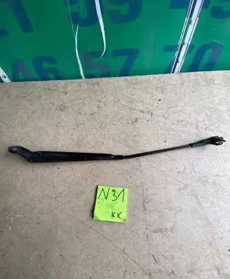 Renault Modus Front wiper blade arm 8200360824C