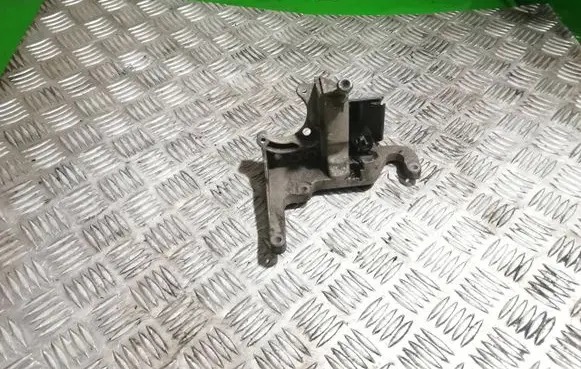 Ford Focus Engine mounting bracket AV6Q9B470BB