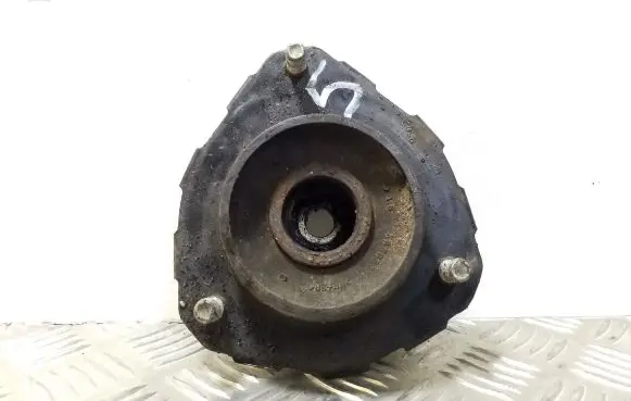 Toyota Avensis T220 Coil spring mount 585066