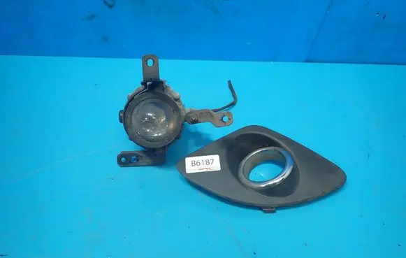 KIA Ceed Front bumper upper radiator grill 865651H000