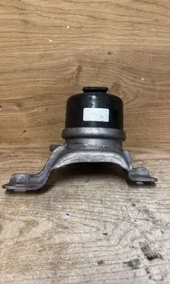 Volvo S80 Engine mount bracket 31257674