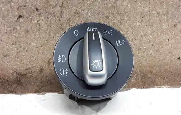 Volkswagen Golf VI Light switch 3C8941431A