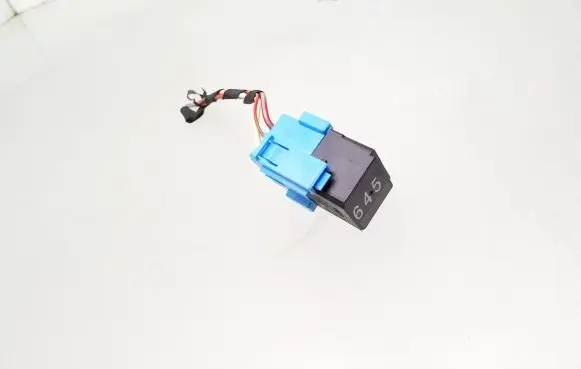Volkswagen Tiguan Other relay 4H0951253A 645