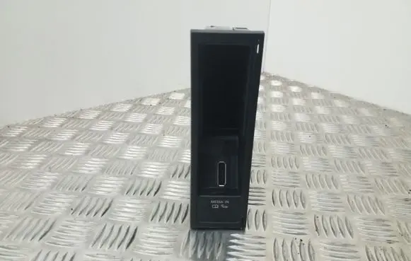 Volkswagen PASSAT B7 Head unit multimedia control 5N0035341E 5N0035342D