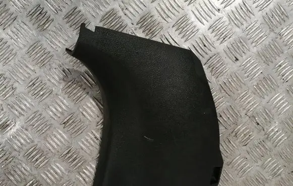 Foot area side trim