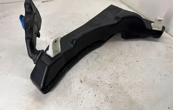 Audi Q3 F3 Windshield washer fluid reservoir/tank 83A955449 83A955462