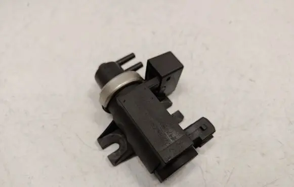 BMW 1 E81 E87 Valve vacuum 2247906 11742247906 11747796634