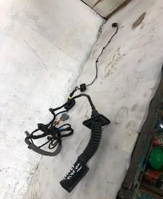 Volvo XC40 Front door wiring loom 32343927aa