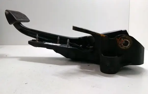 Land Rover Discovery Sport Brake pedal GJ322D094DA