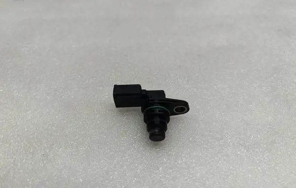 Volkswagen PASSAT B6 Camshaft position sensor 030907601E