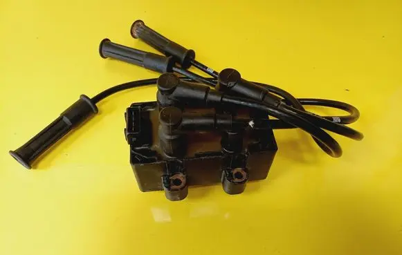 Renault Twingo I High voltage ignition coil 7700873701 7700872449F