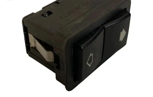 BMW 5 E39 Electric window control switch 8368974