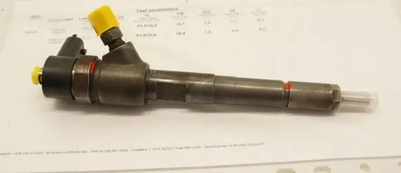 Opel Meriva B Fuel injector 0445110326
