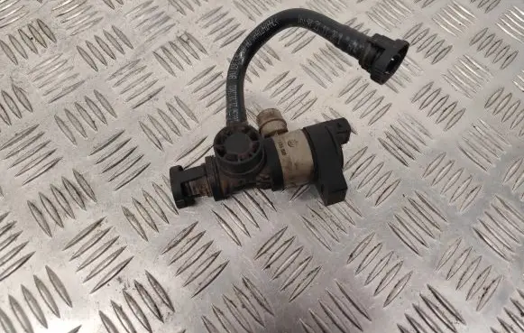 BMW 5 GT F07 Breather/breather pipe/hose 7636158