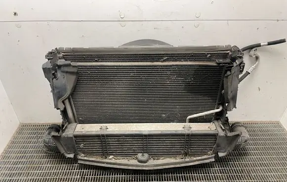 Mercedes-Benz C W204 Radiator set A2045000755