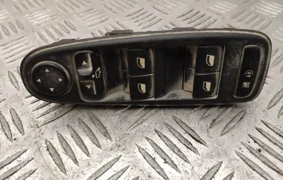 Citroen C4 I Picasso Electric window control switch 96639383ZD