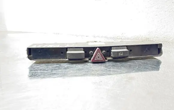 Opel Astra H Hazard light switch 13100105