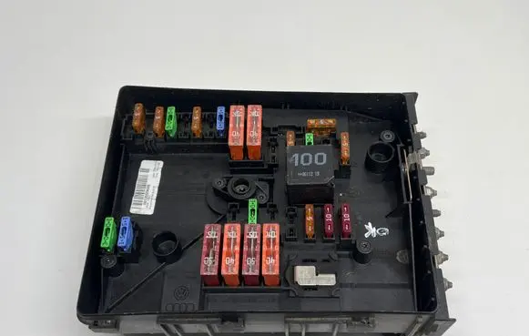 Volkswagen Golf Plus Fuse module 1K0937125A 017183071