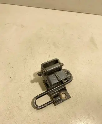 Audi A3 S3 8P Rear door lower hinge 8P4833411