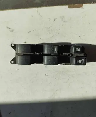 Citroen C-Crosser Electric window control switch 8608A185