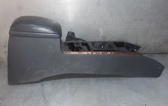 KIA Sorento Armrest 846103E000