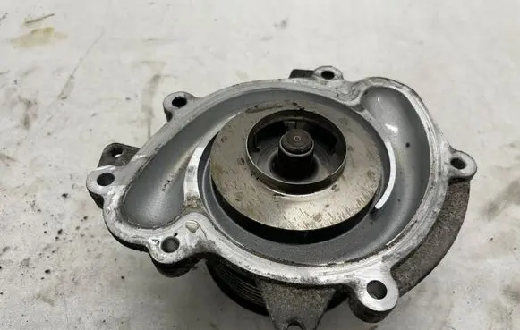 Mercedes-Benz R W251 Water pump A6422020510